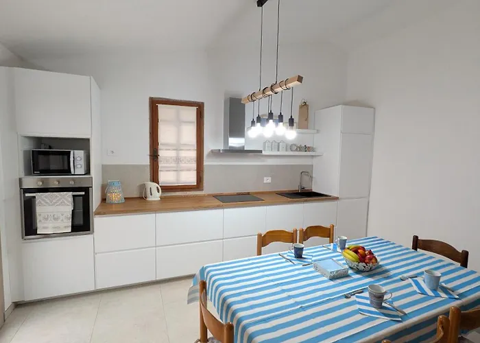 Tatil Evi Sa Domu De Is Istellas